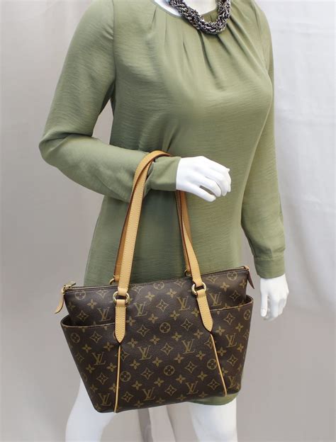 Louis Vuitton totally pm monogram